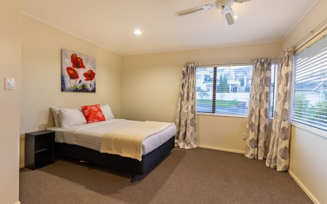 Character 4BR Home - Seaview - Skyline - Hot tub