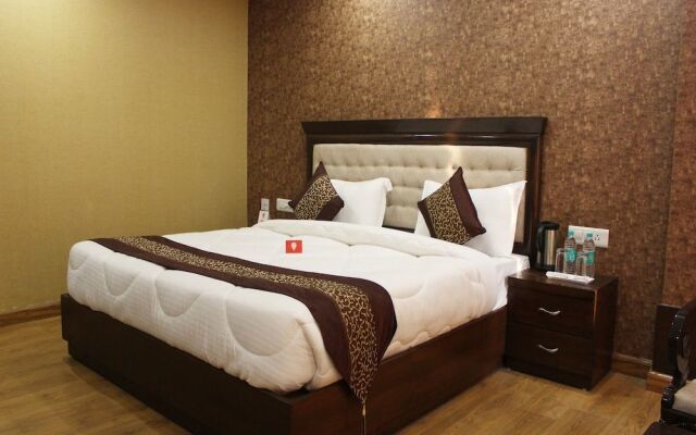 OYO 3760 Hotel Elysee