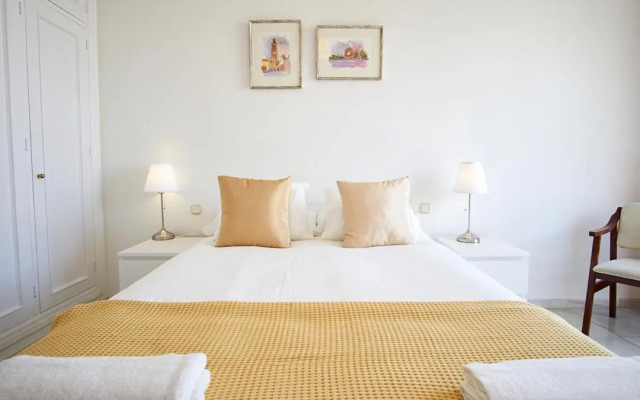 San Jacinto Triana Suite by Valcambre