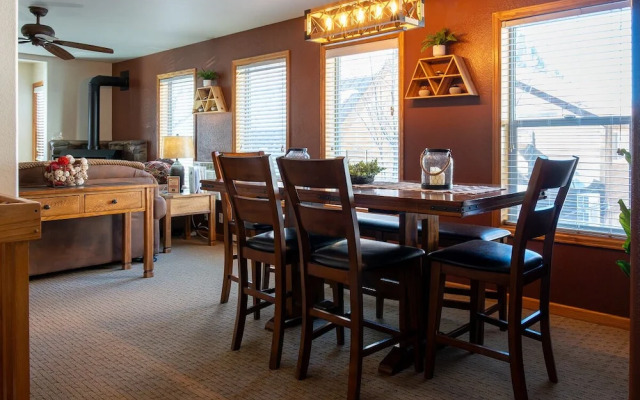 Alpenglow Three Bedroom Two Bath XL A16