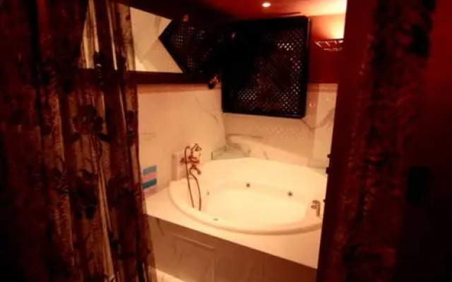 Crystal Blue Hotel + Suites