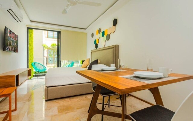 Amazing Studio, Steps to Beach, AC, Best Location