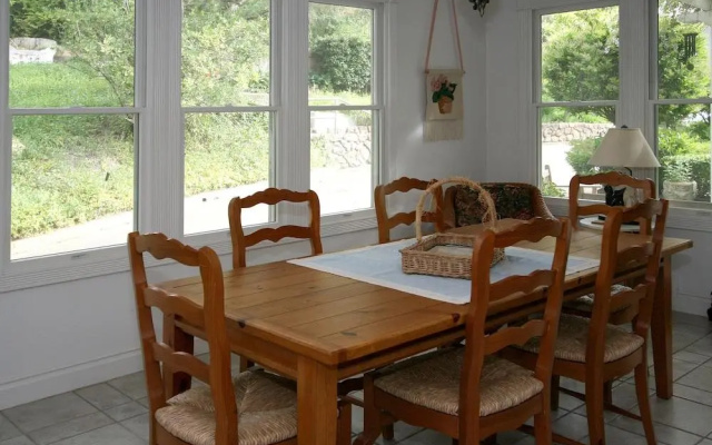 Belle de Jour Inn