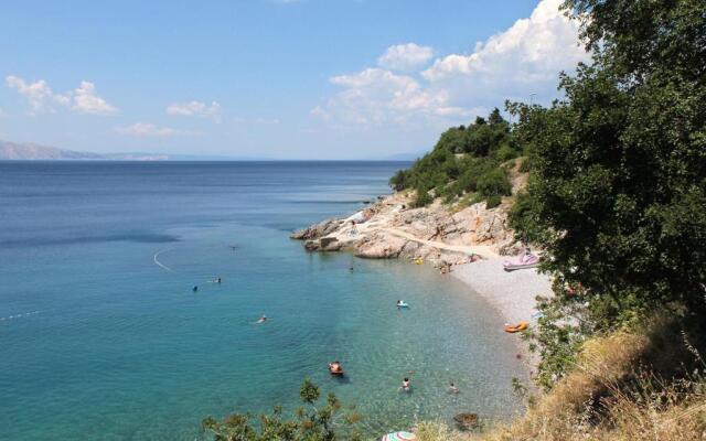 Apartments with a parking space Senj - 18884
