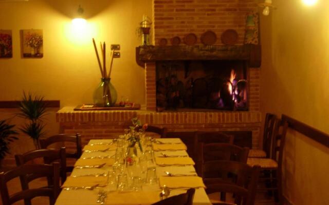 Angelucci Agriturismo con Camere e Agri Camping