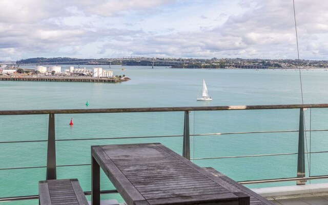 QV Waterfront Apt on Princes Wharf - 941