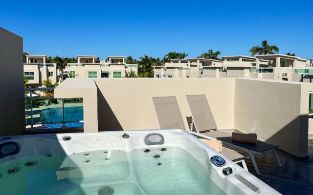 Playa Palmera Beach Resort