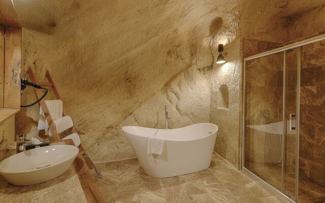 Solem Cave Suites