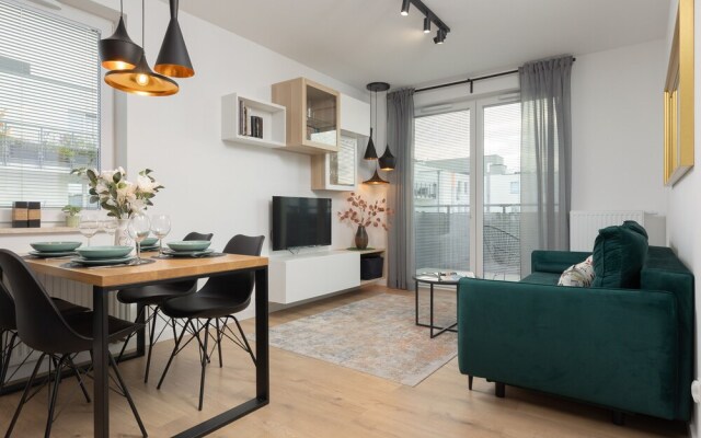Trendy Apartment + Parking by Renters