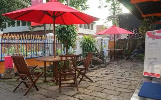 RedDoorz Plus @ Alun Alun Nganjuk