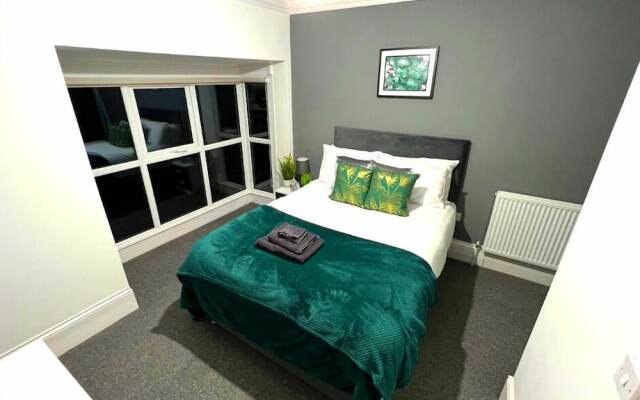 Chantry Suites by SA Stays