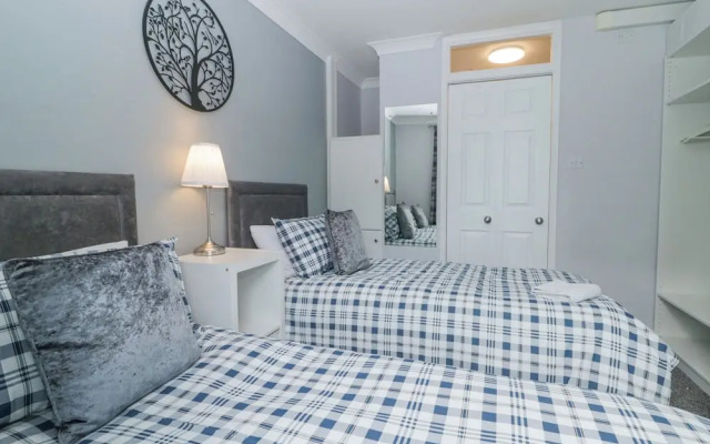 Flat 1A, Big Tree Holiday Flats