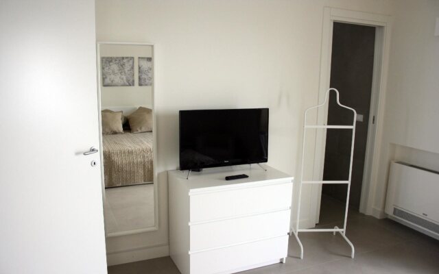 Break Break Apartments