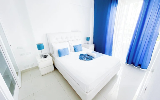 Studio Apart Hotel Rooftop Pool Beach