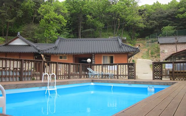 Ganghwa Jangbogo Hanok Pension