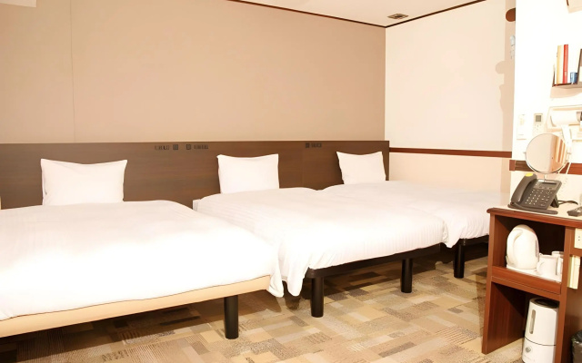 Toyoko Inn Osaka Umeda Nakatsu No.2 – Guest Rooms – Osaka