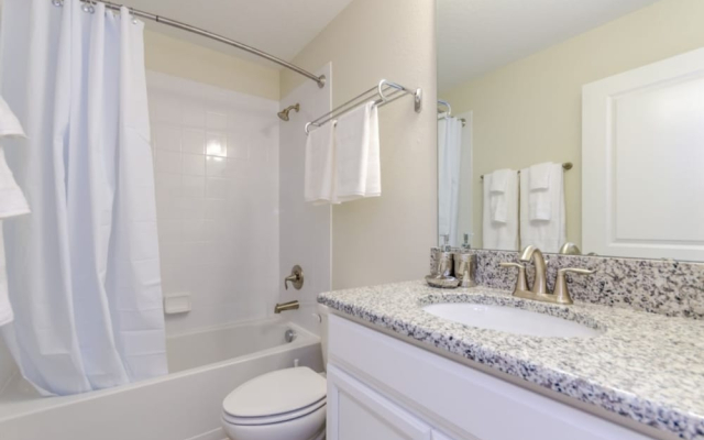 6 Bedroom 5 Bathroom 9045hs