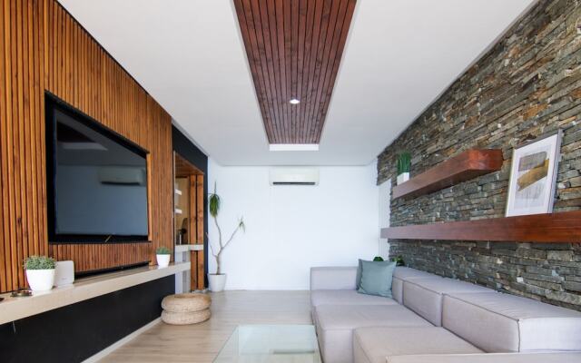 Phaedrus Living: Seaview Luxury Flat Athina Grenada