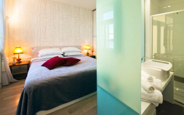 Riva Luxury Suites