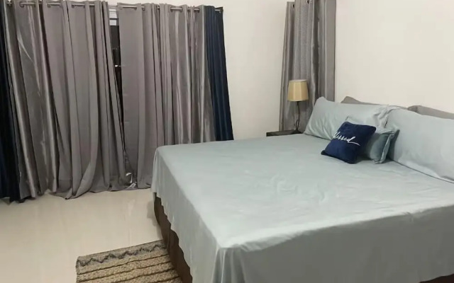 Modern Luxury 1BR Condo in Kingston