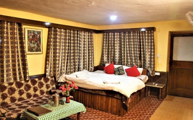 Hotel Chetna & Cottages