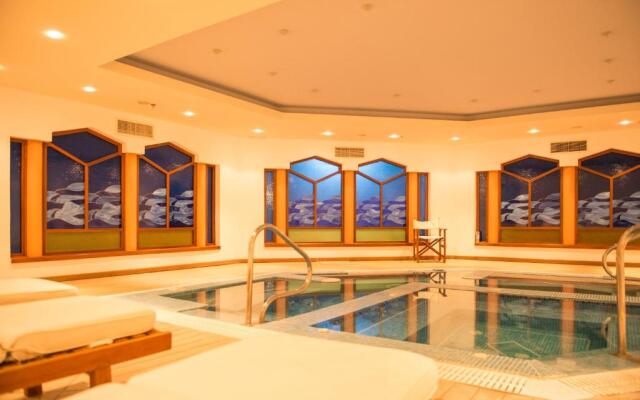 Neptune Luxury Resort
