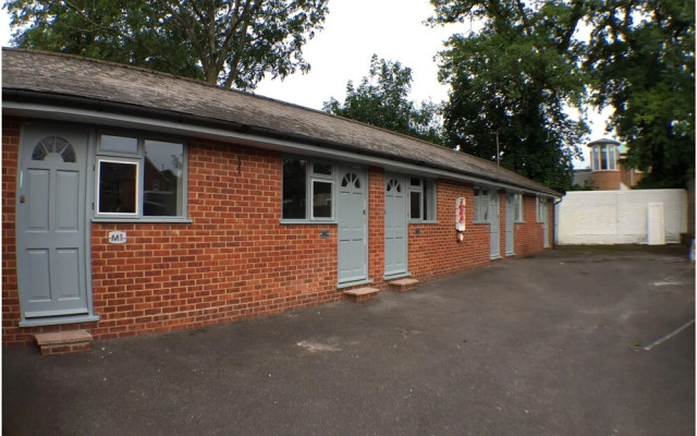 Springfield House Serviced Accommodation by Saffatel