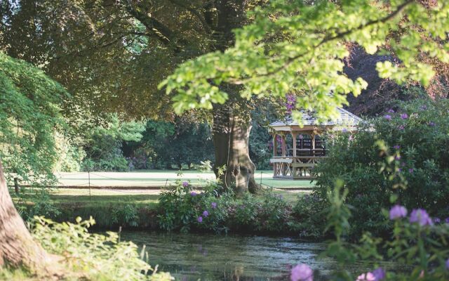 Mere Court Hotel & Conference Centre