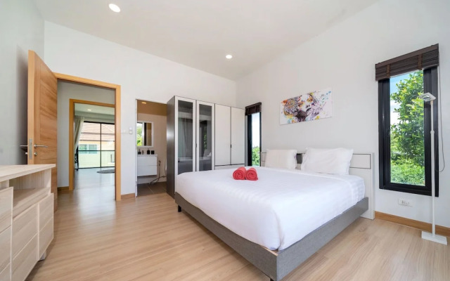 Sleek & Private Pool 2BR Villa Twiky