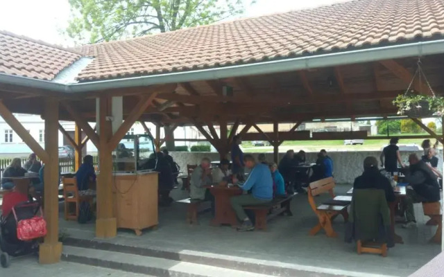 Restaurace a penzion Ubrousku prostři se