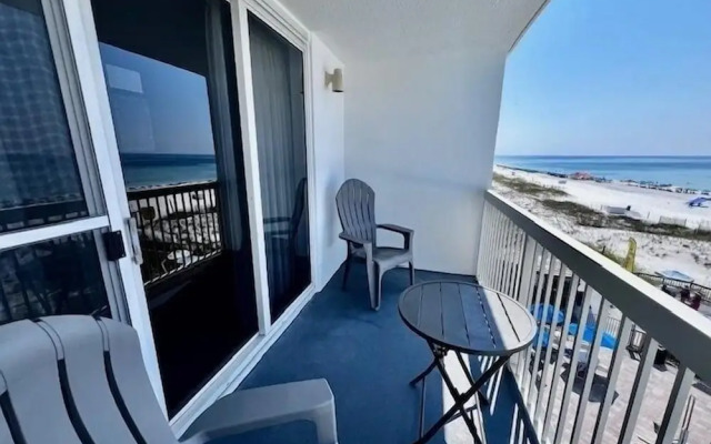 Pelican Beach 0404 1 Bedroom Condo by Pelican Beach Management