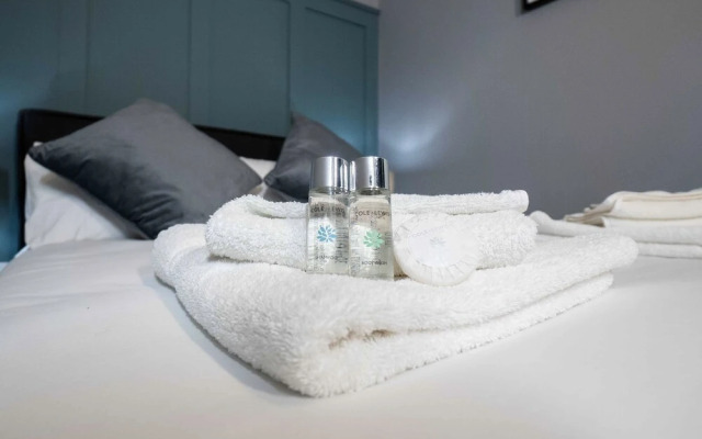 Newly Renovated Apartment in Scarborough