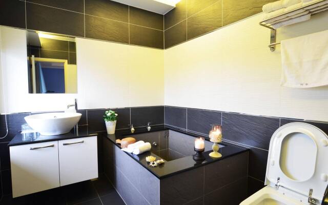 Yunju Hotspring Villa