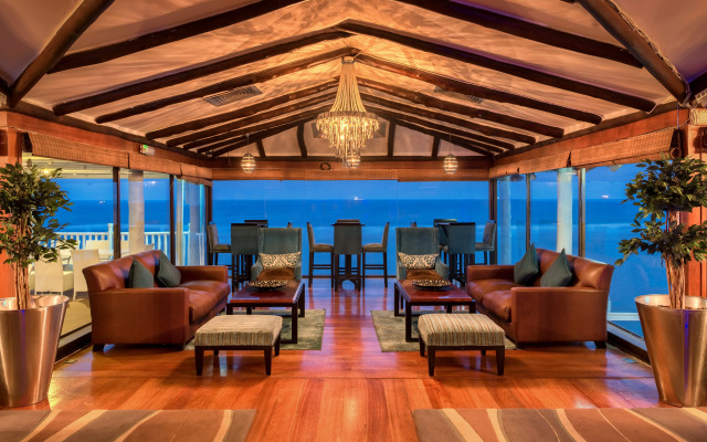 Sea Cliff Hotel