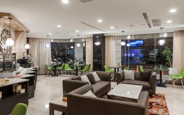 Maple Hotel