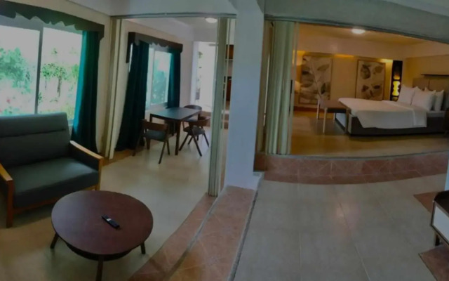 Monaco Suites de Boracay Hotel