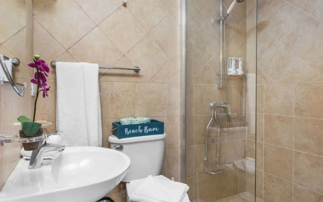 Townhome Goldcoast GYM Pools 24 7 Security