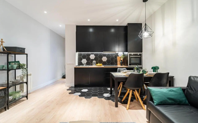 EdSam Madrid Apartments Black