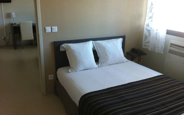 FASTHOTEL LE RALE DES GENETS - Un hôtel FH COLLECTION