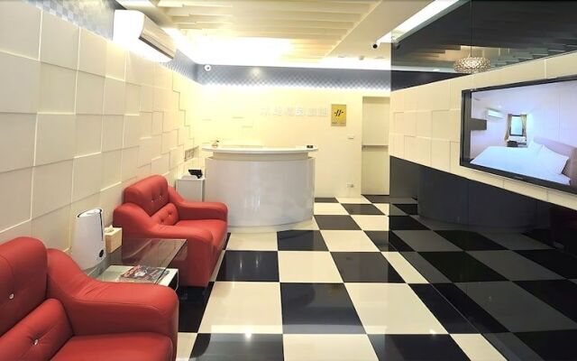 Jade Hotel