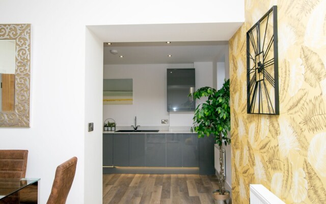 Rowan Tree Your Apartment