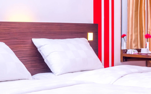 Redstar Hotel