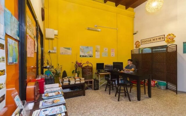 Cocoa Mews Cafe & Homestay - Hostel