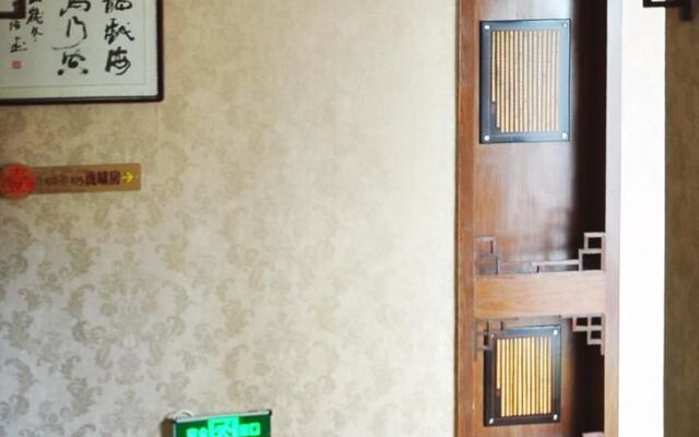 Jingzhou Yunlongshangfang Hotel