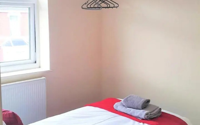 Swindon Old Town Duplex - EnterCloud9SA