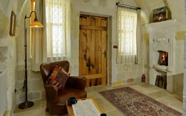 Seki Cave Suites