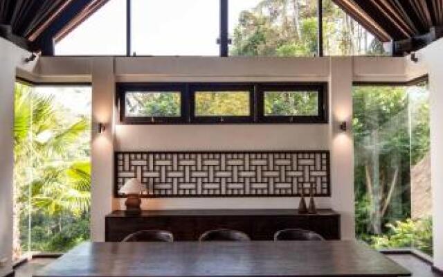 Villa Naga Putih