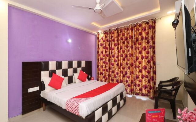 OYO 26869 Taj View Pent House