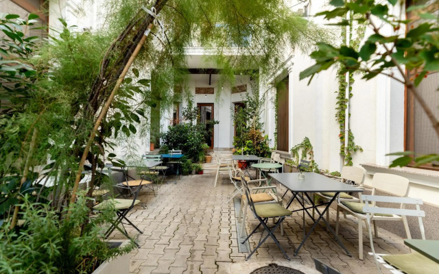 MEDITATIONS - Calming 1BR Apartment