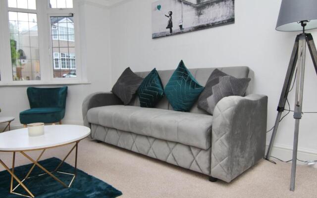 Seedfield House - Elegant Stylish Home